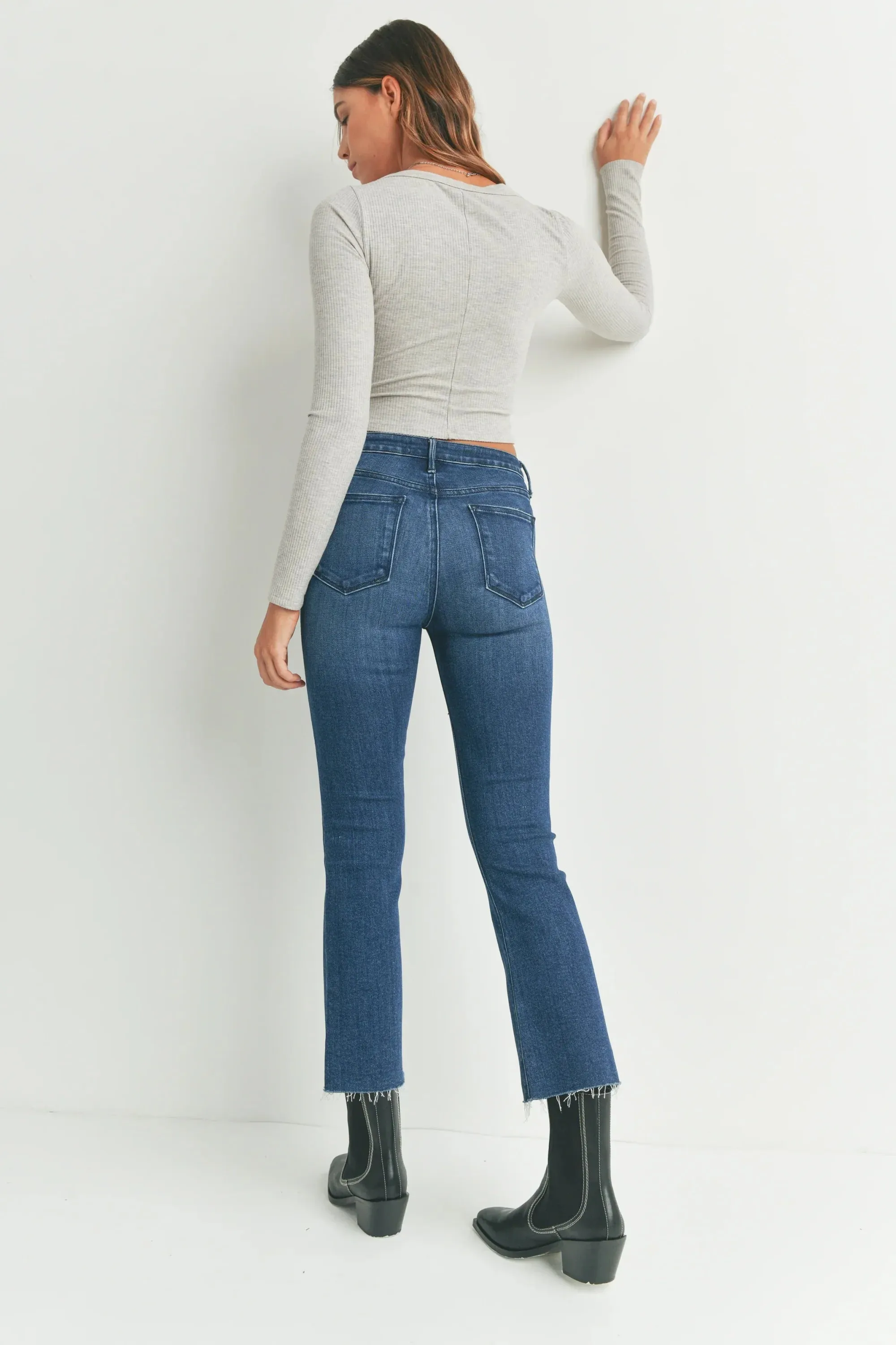 FLARE CROPPED SLIM FIT DENIM JEANS