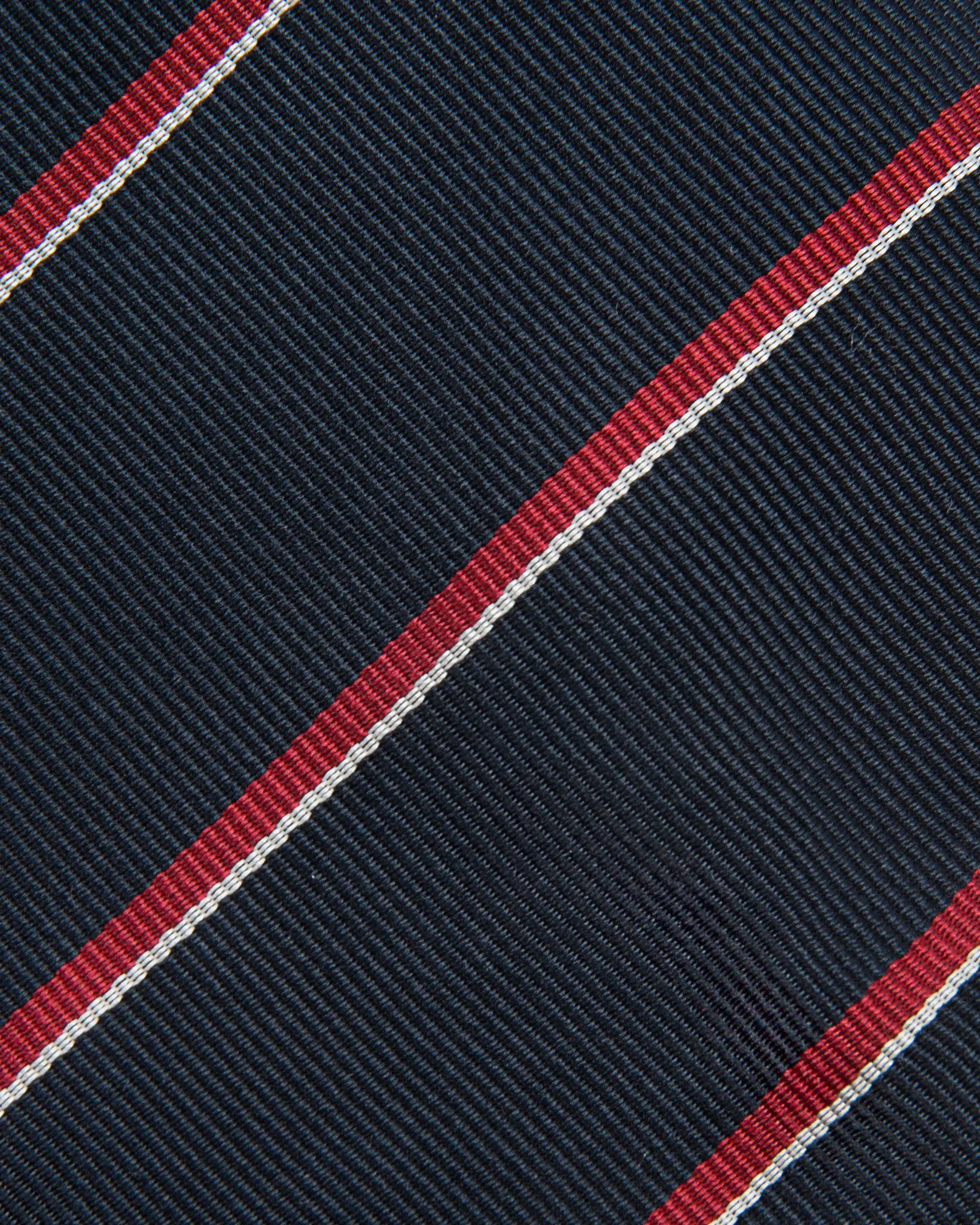 Silk Repp Tie in Midnight/Red/White Stripe