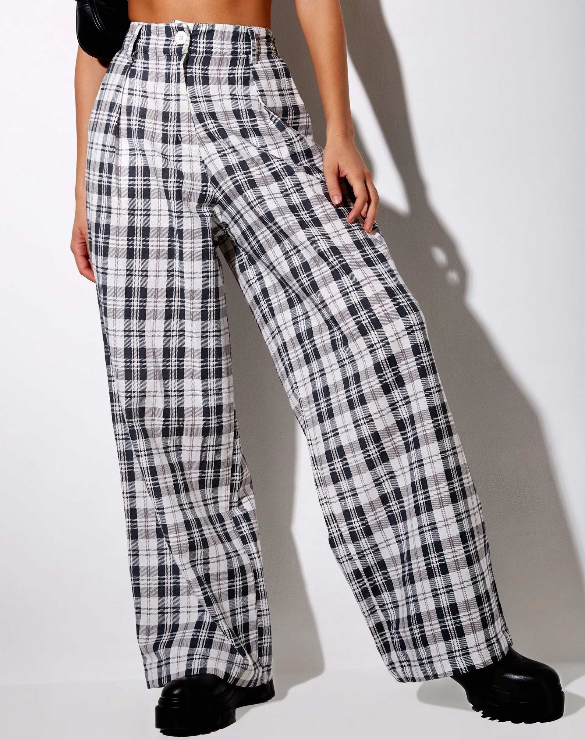 Yeva Trouser in Checking Out Grey